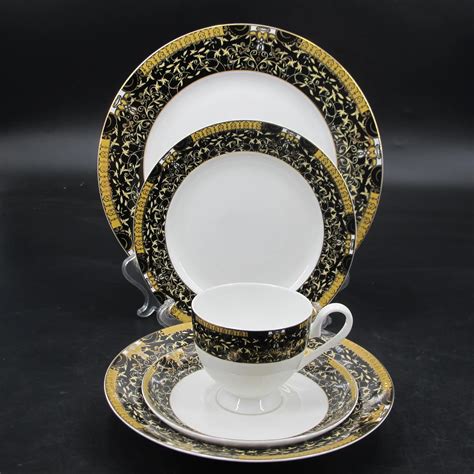 Luxury Dinnerware Sets & Fine China 